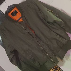 ✨️ Olive green bomber jacket with orange lining